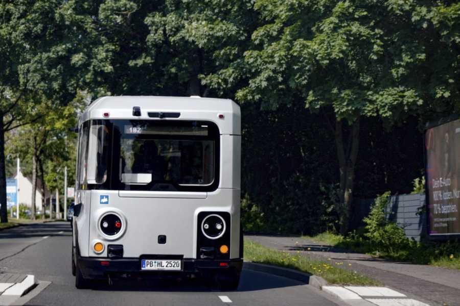 Mit KIRA+ setzen der Rhein-Main-Verkehrsverbund (RMV), die Deutsche Bahn und der Fahrzeughersteller HOLON ihre bisherigen Aktivitäten zum autonomen Fahren fort.| Foto: HOLON
