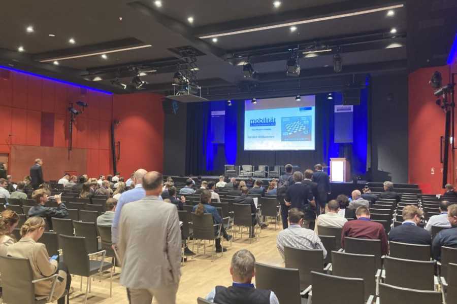 Volles Haus voller Ideen: Das 16. Wissenschaftsforum im City Palais zu Duisburg ist, ganz wie es Veranstalterin Prof. Dr. Heike Proff sich wünscht: Ein Mehrwert-stiftender Tag! (Foto: G. Soller)