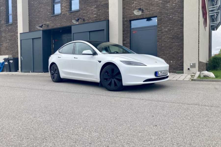 Die Strafzölle treffen auch das Model 3: Es startet jetzt ab 42.490 Euro brutto und wird für Europa immer in China gebaut. (Foto: G. Soller)
