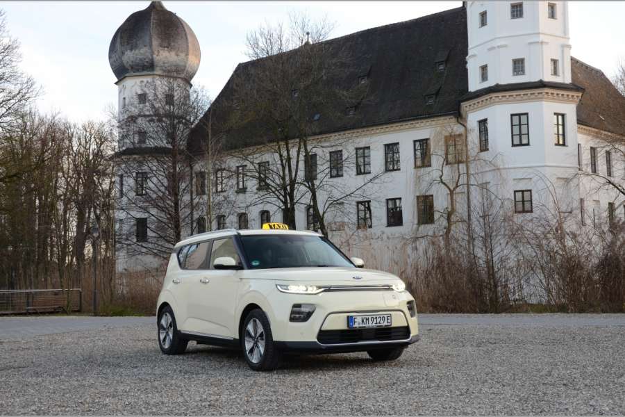 Für Firmenfahrzeuge wie Taxis gilt die Aktion nicht, die den Absatz des e-Niro und des e-Soul (Foto) fördern soll. (Foto: Dietmar Fund) 