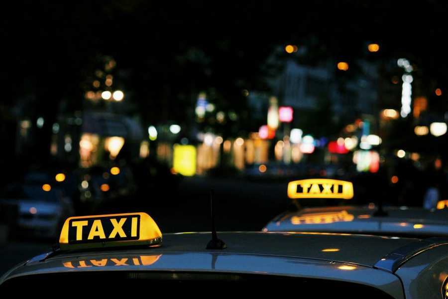 Wer Taxi fährt, kauft nicht nur Strecke, sondern Verlässlichkeit – und ein Mindestmaß an Zuwendung.| Foto: Lexi Anderson, pixabay