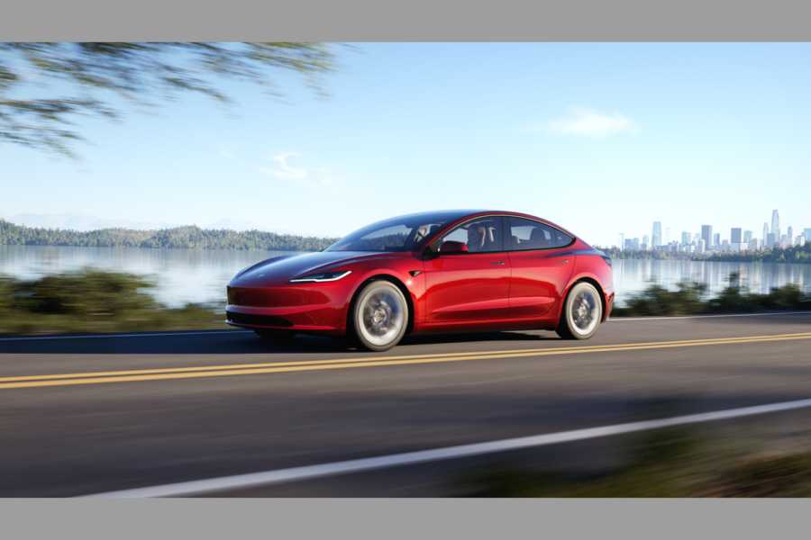 Reicht jetzt noch weiter: Die Variante mit Heckantrieb und großem Akku schafft bis zu 702 Kilometer und soll im Minimum nur 12,5 kWh/100 km verbrauchen. | Foto: Tesla