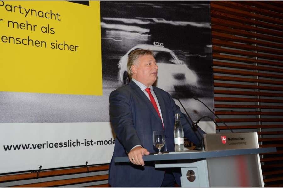 Martin Burkert (SPD) lobte mytaxi, aber auch den Weitblick des BZP-Präsidenten. (Foto: Dietmar Fund)