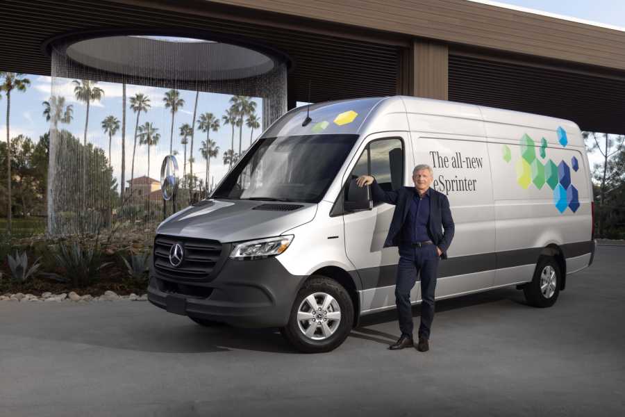 Dr. Andreas Zygan, Leiter Entwicklung Mercedes-Benz Vans stand am Rande der Fahrpräsentation des neuen eSprinter Rede und Antwort. | Foto: Mercedes-Benz Vans