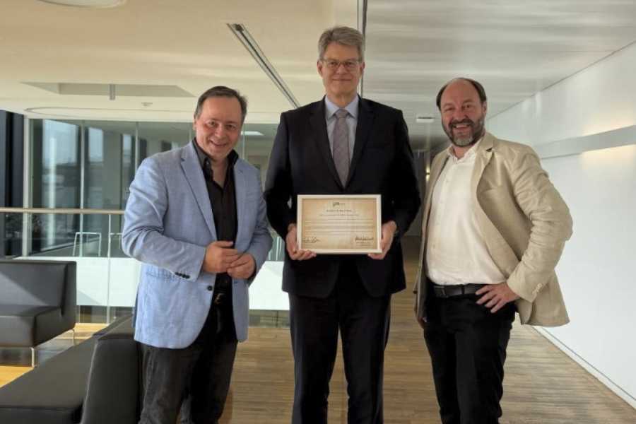(v. l. n. r.): Patrick Meinhardt, ehem. Bundesverkehrsminister Patrick Schnieder, Sascha Waltemate. |Foto: VSPV