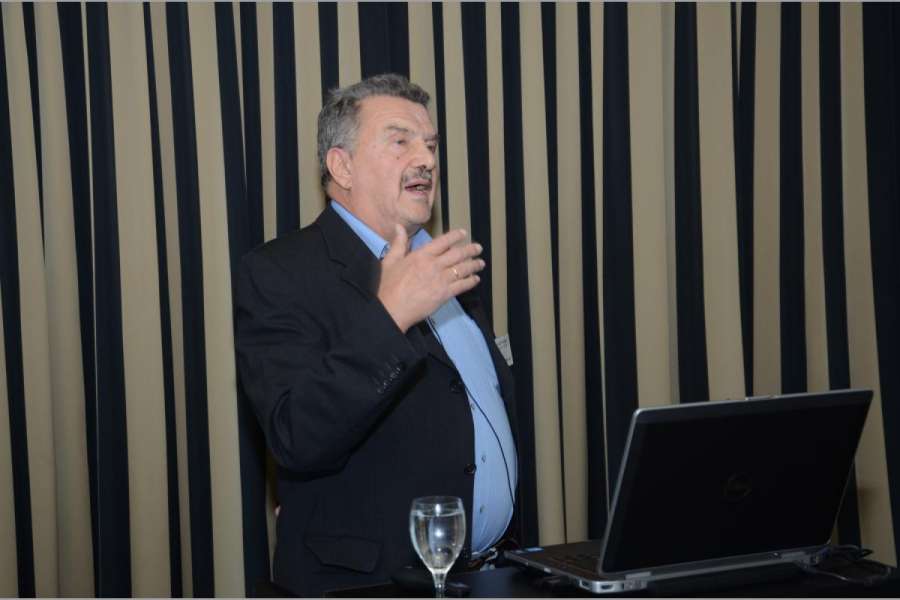 Prof. Dr. Ralf Risser möchte uneinsichtige Autofahrer auch mit Druck motivieren. (Foto: Dietmar Fund)