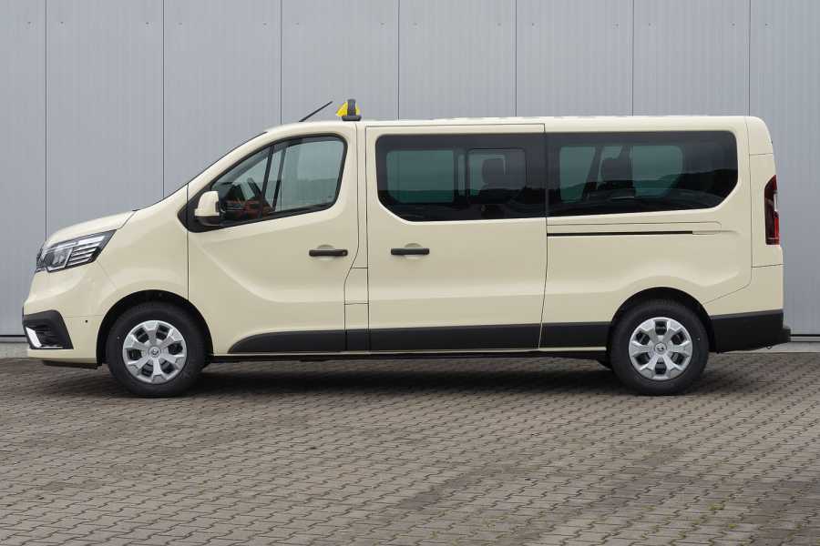 Richtig viel Platz bietet der Renault Trafic für den Taxi-Betrieb.| Foto: Intax