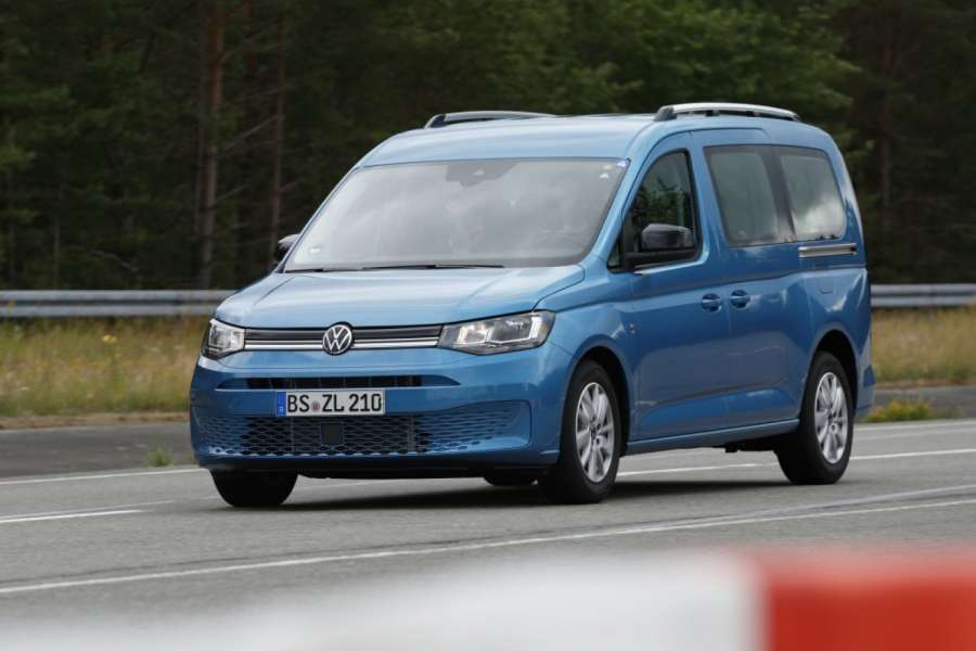 Schafft den Spagat: Der Caddy legt an Pkw-Haftigkeit zu, ohne die Nutzfahrzeugtugenden zu vernachlässigen. | Foto: VWN/Roland Niepaul