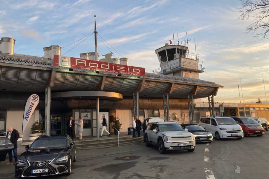 Veranstaltungsort war ein kleiner Privat-Flughafen südlich von Frankfurt.| Foto: T. Kanzler