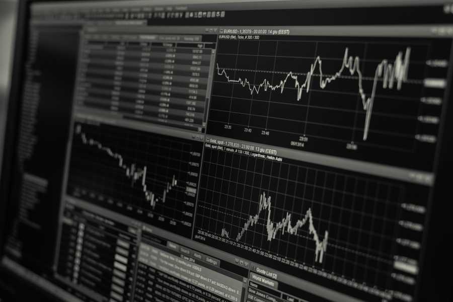 Viele Wirtschaftsdaten weisen derzeit in Deutschland nach unten. (Foto: Pixabay/geralt)
