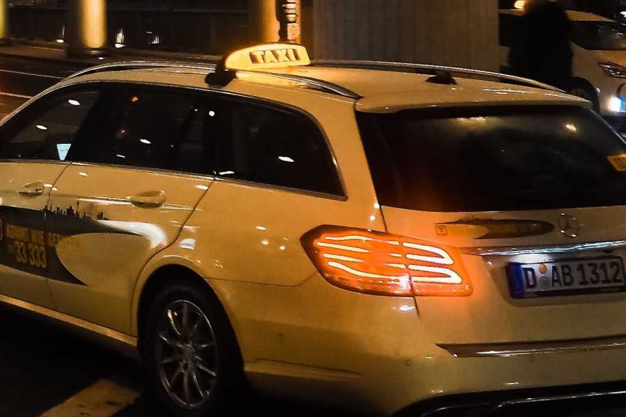 Per Handyortung lies sich der Aufenthaltsort der Smartphone-Diebe genau ermitteln. Sie saßen gerade in einem Taxi. (Symbolbild)| Foto: Pixabay - Emkanicepic