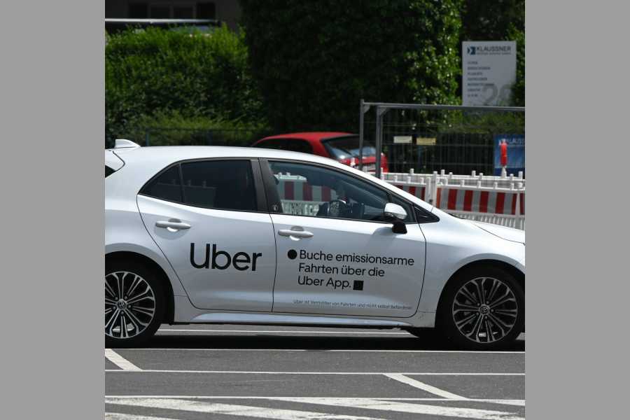 Die Uber Studie soll zeigen, dass Mindestpreise im Taxi- und Mietwagenverkehr kontraproduktiv sind.| Foto: Uber
