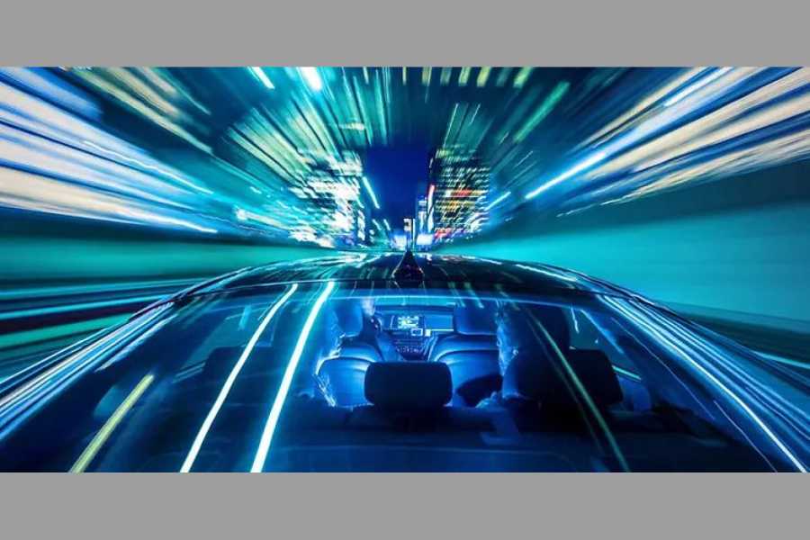 Strom aus dem Reich der Mitte: Der VDE warnt, dass bis 2035 erschwingliche E-Autos vor allem aus China kommen. (Foto: VDE/AdobeStock)