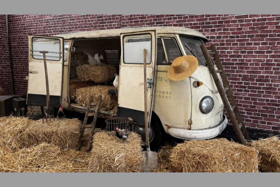Bulli als Hühnerstall - so ist´s dem ikonischen VW-Transporter ergangen. VWN schenkte dem Bulli jetzt ein "neues Leben"| Foto: VWN