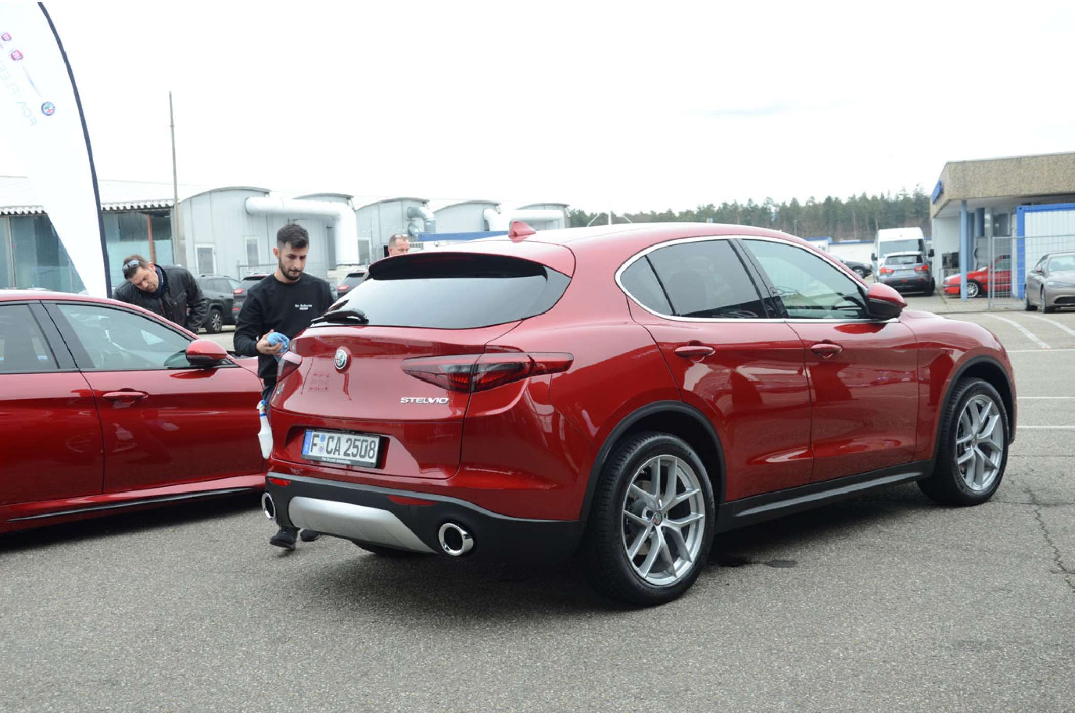 Der Alfa Romeo Stelvio hat einen gut geschnittenen und recht geräumigen Kofferraum. | Fotos: Dietmar Fund