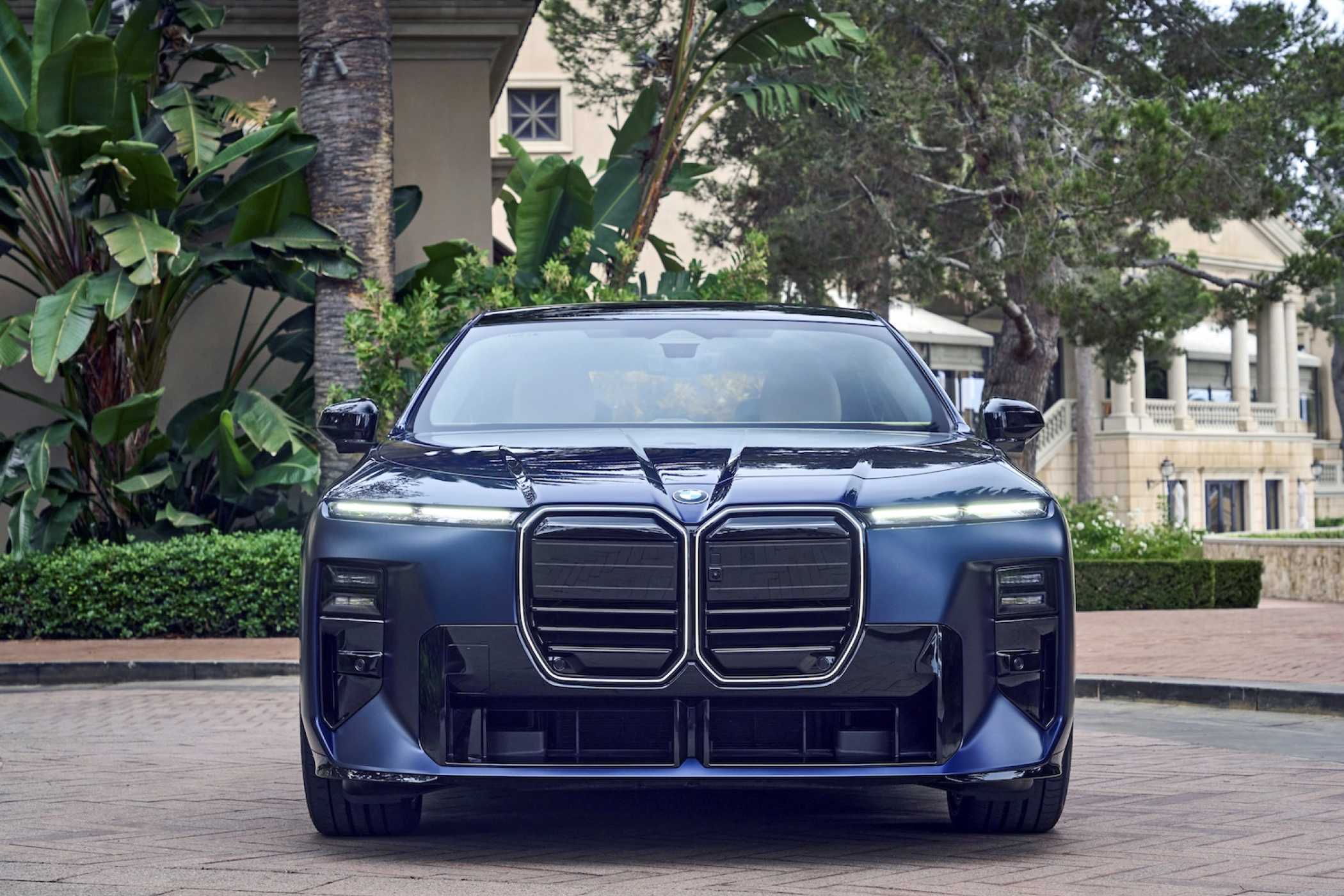 Die große Niere an der Front ist natürlich illuminiert.| Foto: BMW 