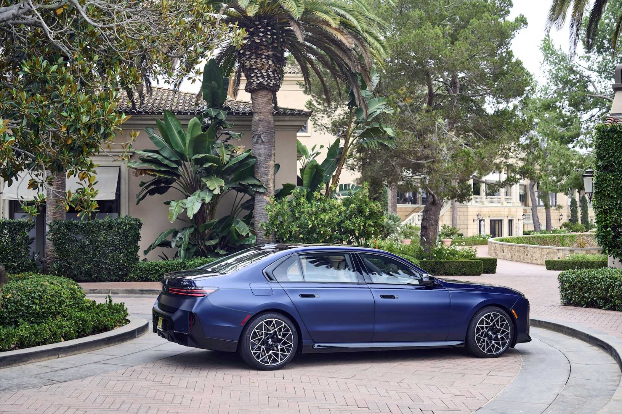 Der 7er eignet sich sowohl für Selbstfahrer - als auch als Chauffeurlimousine.| Foto: BMW