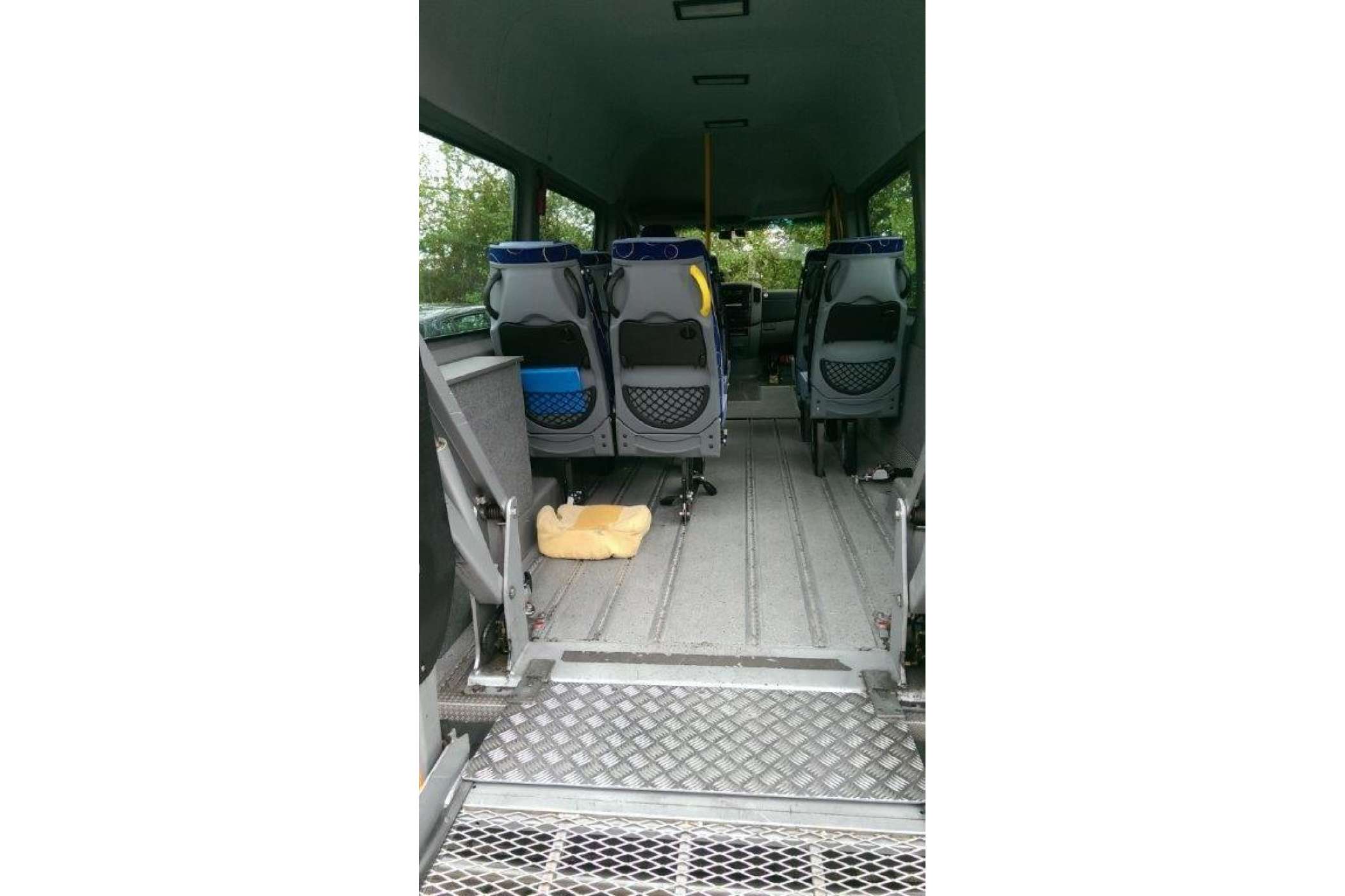 Auch der Systemboden und die Einzelsitze eines normalen Sprinter bieten Taxi-Bogalski hohe Flexibilität. | Taxi Bogalski