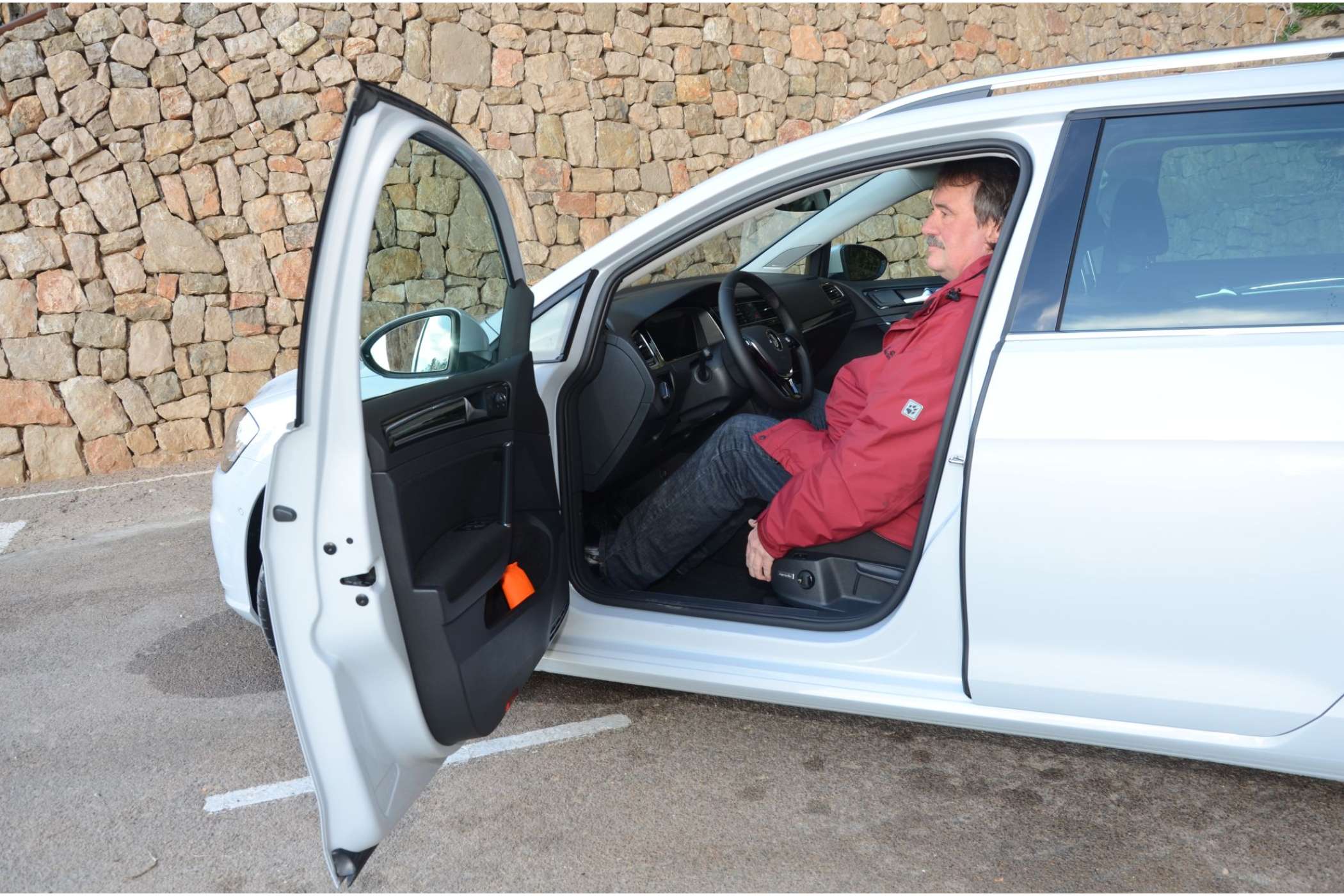 Der vielfach einstellbare Ergo-Active-Sitz mit AGR-Gütesiegel ist für das Taxi noch nicht freigegeben. | Foto: Dietmar Fund