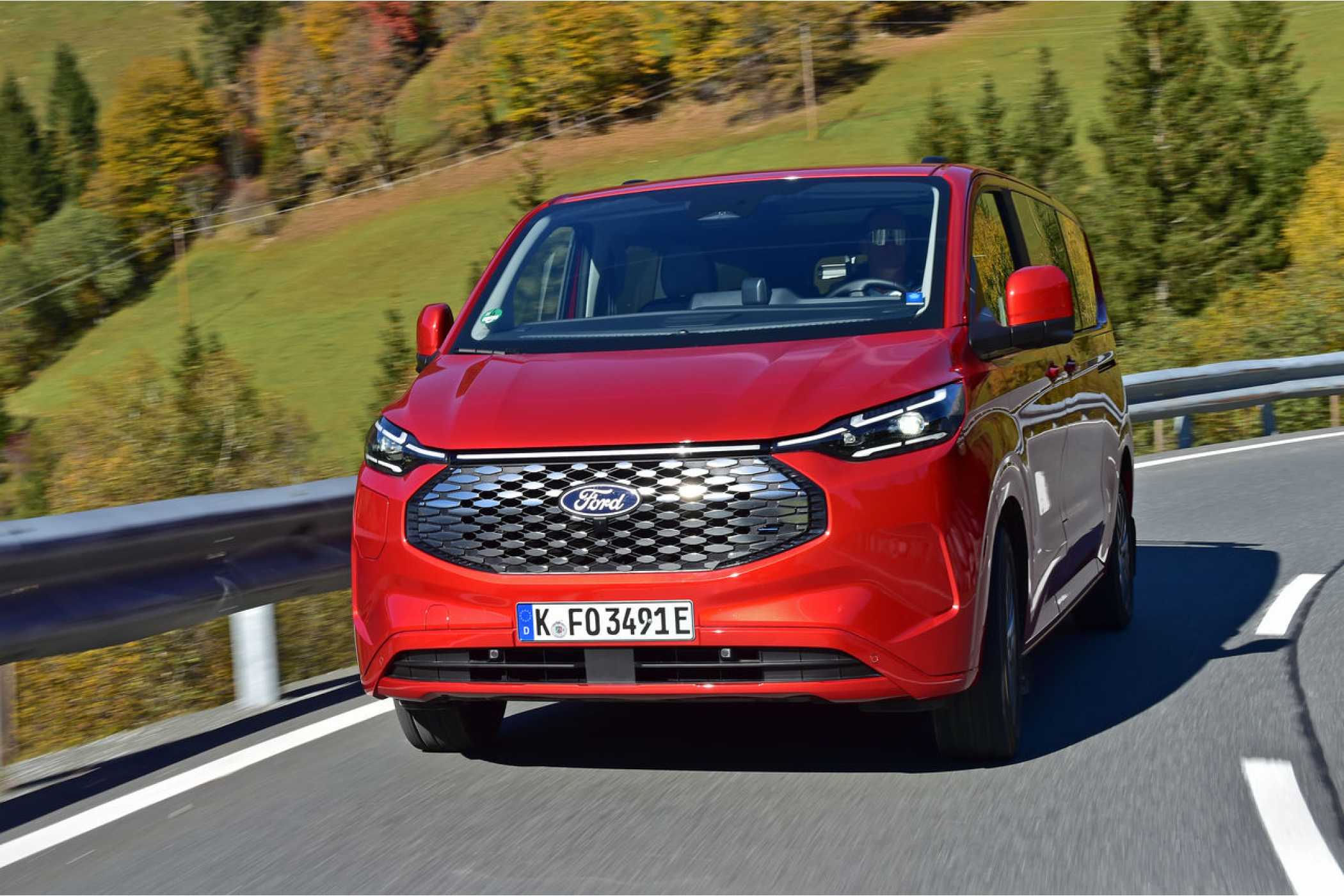 Am ersten Tag fuhren wir Autobahn, Landstraße und einige Passstraßen.| Foto: Ford