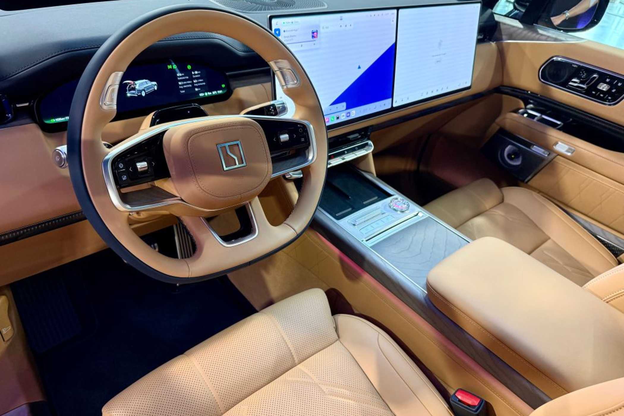 Duftendes Interieur mit großem Screen. | Foto: G. Soller