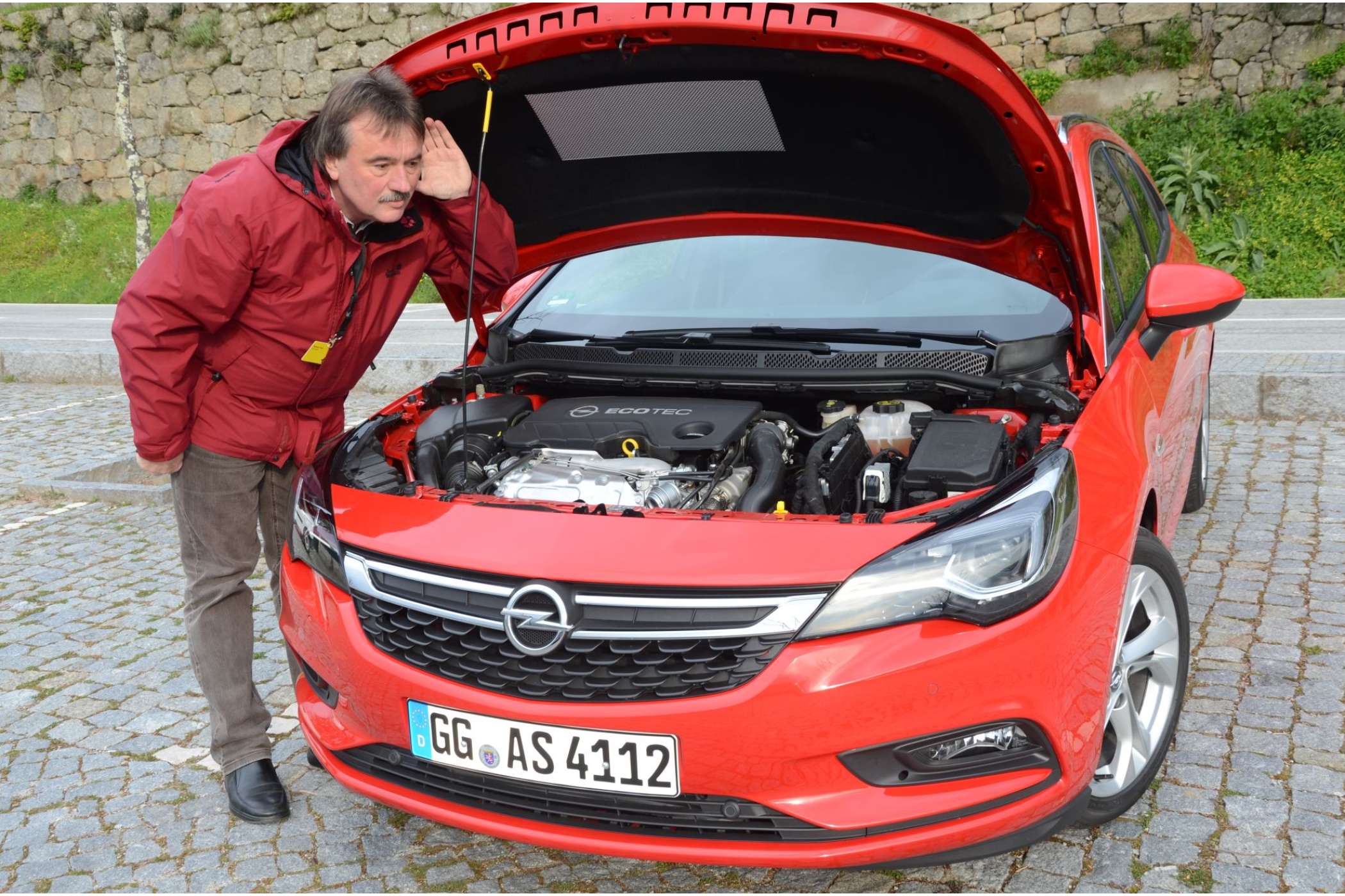 Der BiTurbo-Diesel ist laufruhig und sehr gut gedämmt.| Dietmar Fund