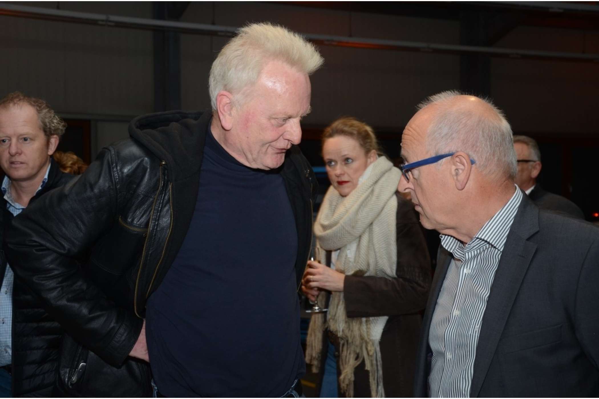 Martin Leitner (r.), Gründer und Seniorchef des Taxameter-Herstellers HALE, nutzte die Gelegenheit zum Fachsimpeln. | Foto: Dietmar Fund