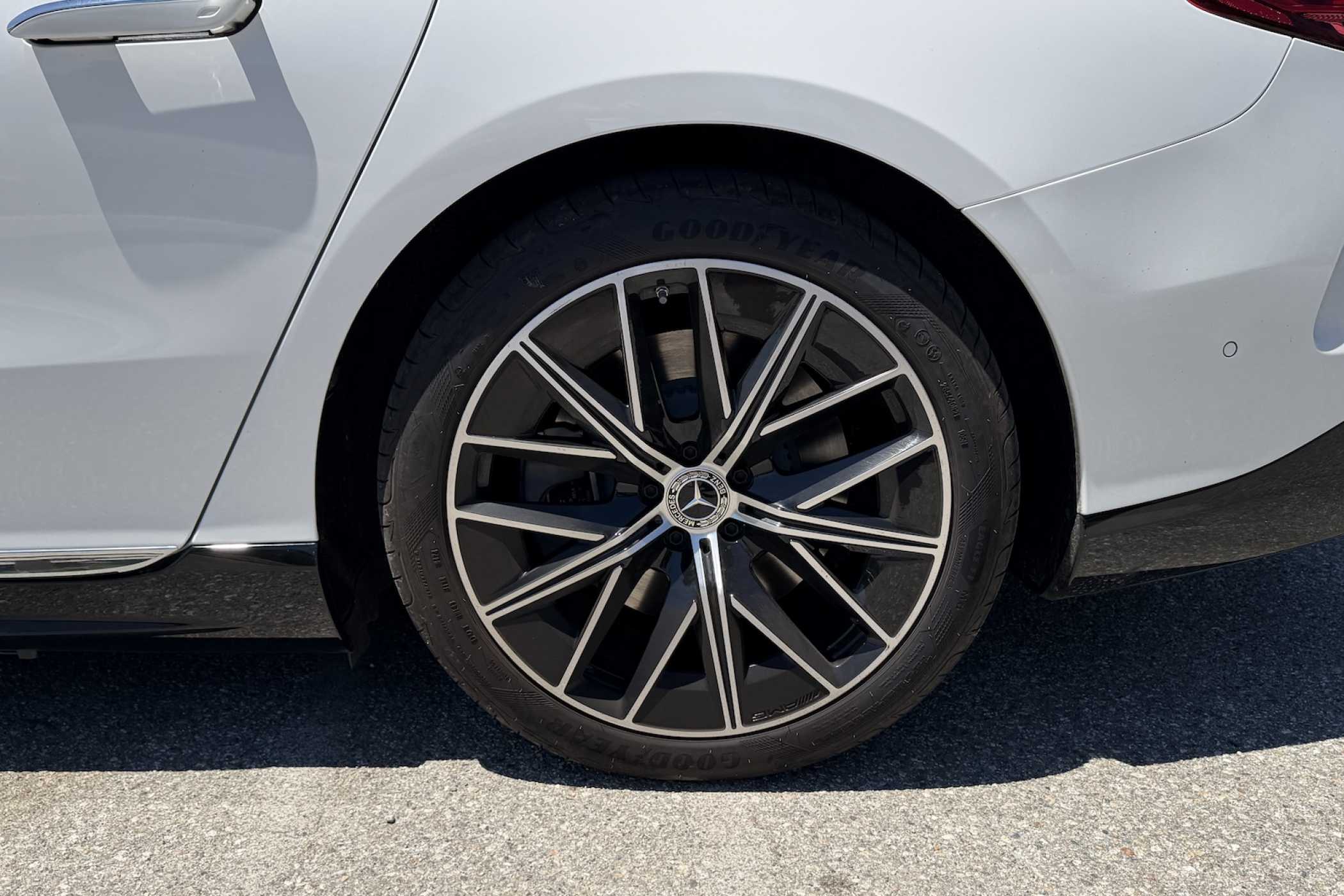 Große Alu-Räder ebenso. | Foto: Mercedes-Benz