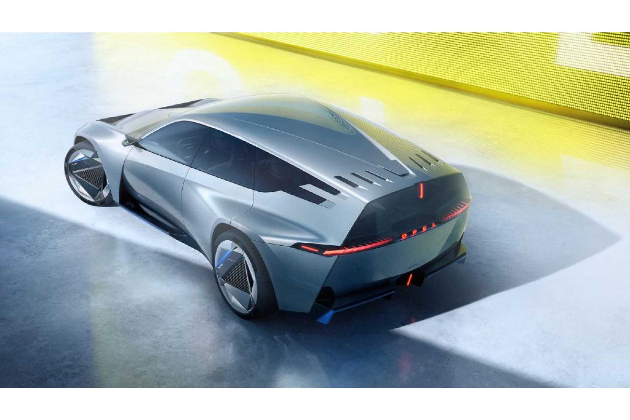 Von hinten sieht das STX Concept fast aus wie ein Shooting Brake. | Foto: Opel