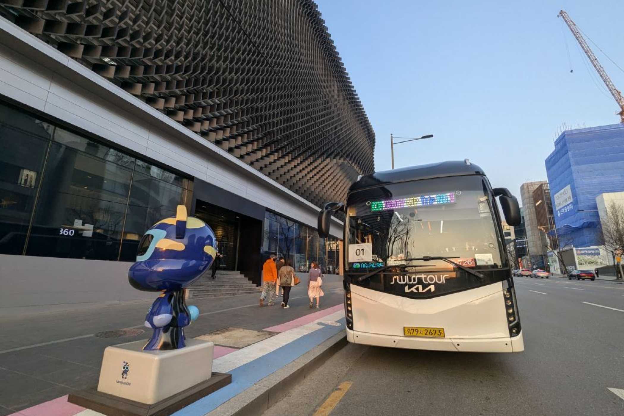 Nur der Bus passt nicht in die Markenwelt. | Foto: J. Reichel