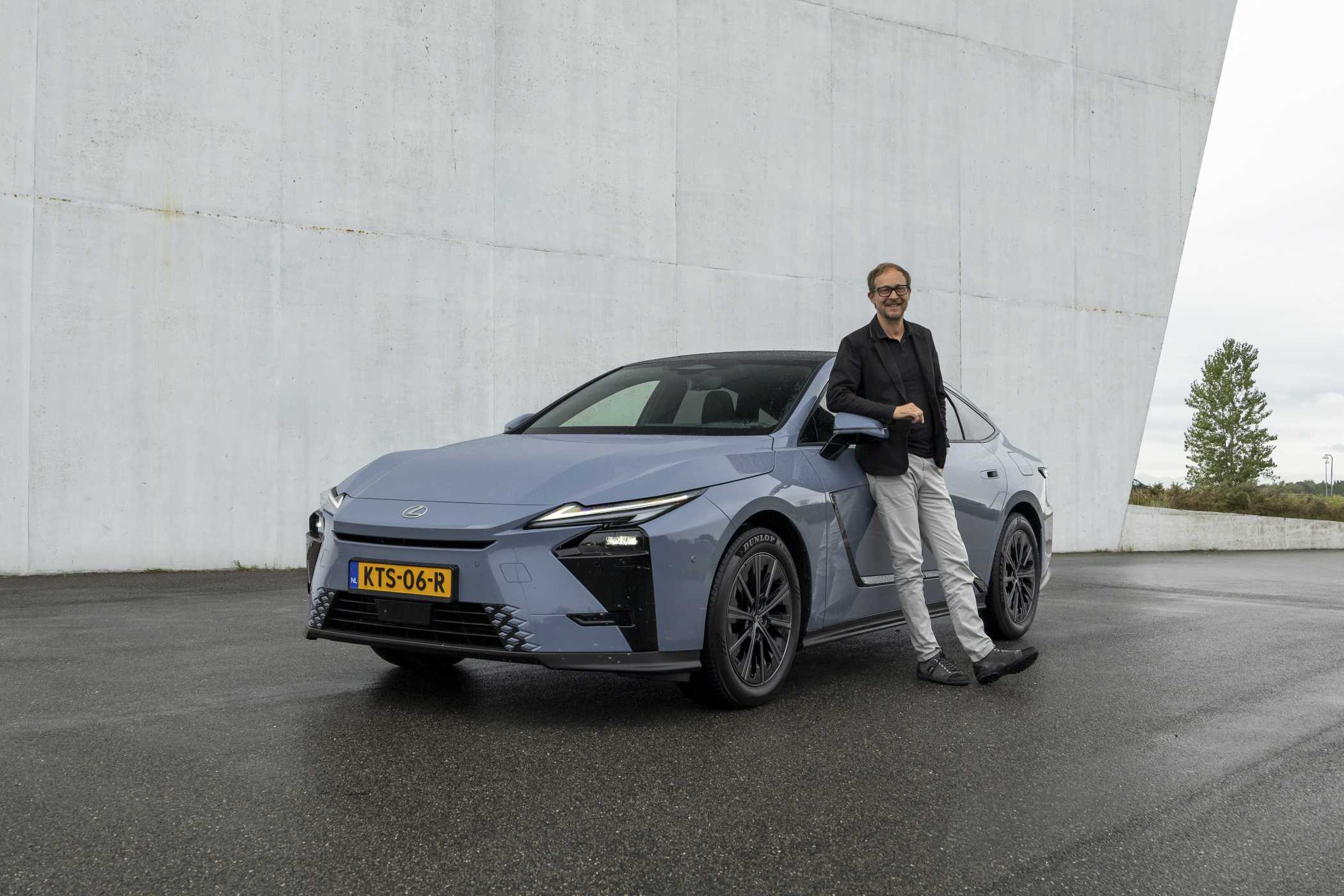 Neue Farbe für den neuen Lexus - Horizontblau steht der Business-Limousine gut.| Foto: Toyota