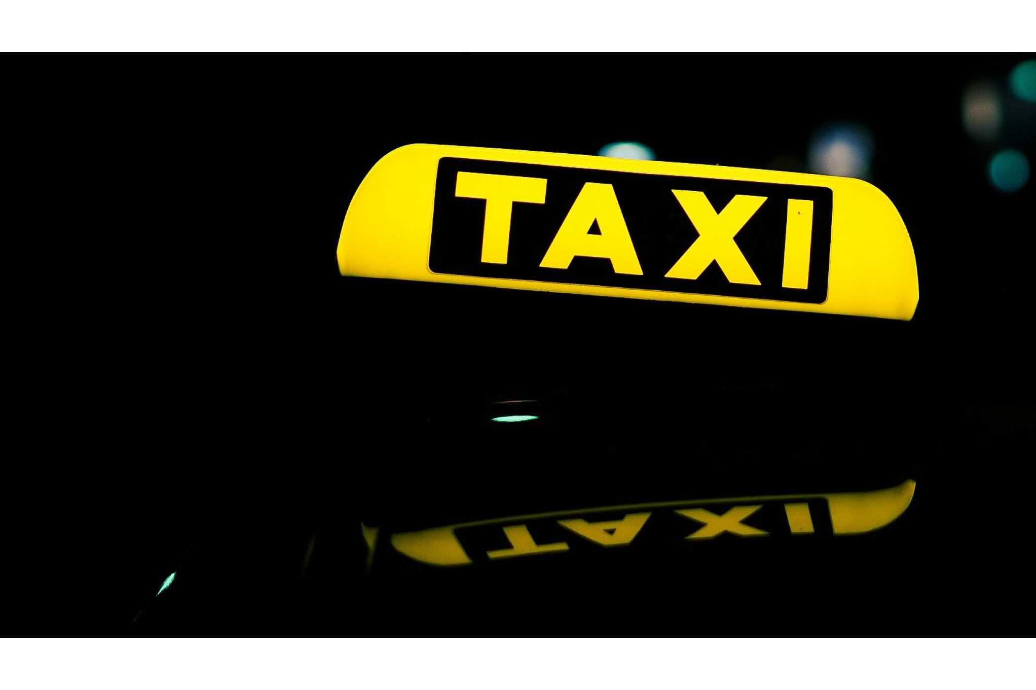 Platz 10: Nach dem Aus der Gütersloher Taxi-Zentrale: So geht es mit den Konzessionen weiter » https://www.taxi-heute.de/node/32027 | Steigende Kosten, Fahrermangel, zunehmender Wettbewerb und Veränderungen im Mobilitätsmarkt setzen zahlreiche Betriebe unter Druck - in Gütersloh musste nun die Vereinten Taxizentrale Gütersloh und Verl aufgeben.| Foto: Ralf Knufler - unsplash