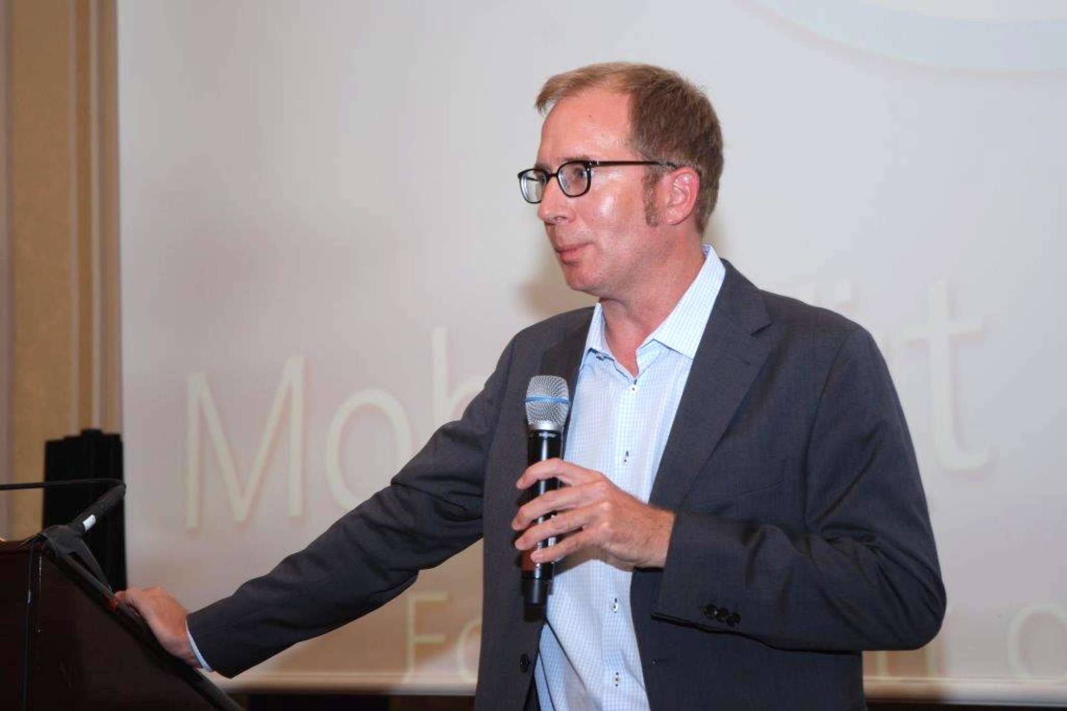 Robert Henrich, der Geschäftsführer der moovel GmbH, stimmte BZP-Präsident Müller in der Einschätzung zu, dass die Konditionen zu Starklast-Zeiten die Schwachlastzeiten mit finanzieren müssten. Sein Unternehmen wolle mit dem Taxigewerbe nach fairen Lösungen suchen und gemeinsam mit ihm am Markt stärker werden.| Foto: Dietmar Fund