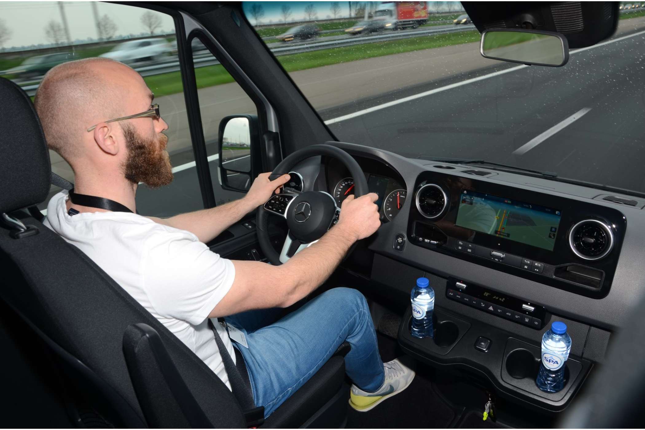 Die neue elektrische Lenkung ist in der Stadt leichtgängig und sorgt auf der Autobahn für einen guten Geradeauslauf. | Dietmar Fund