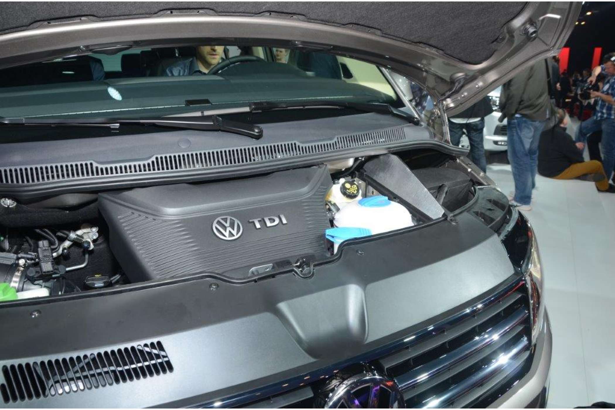 Die Euro-6-Motoren sollen durchweg um bis zu einen Liter Kraftstoff auf 100 Kilometer weniger als zuvor verbrauchen.| Dietmar Fund | taxi heute