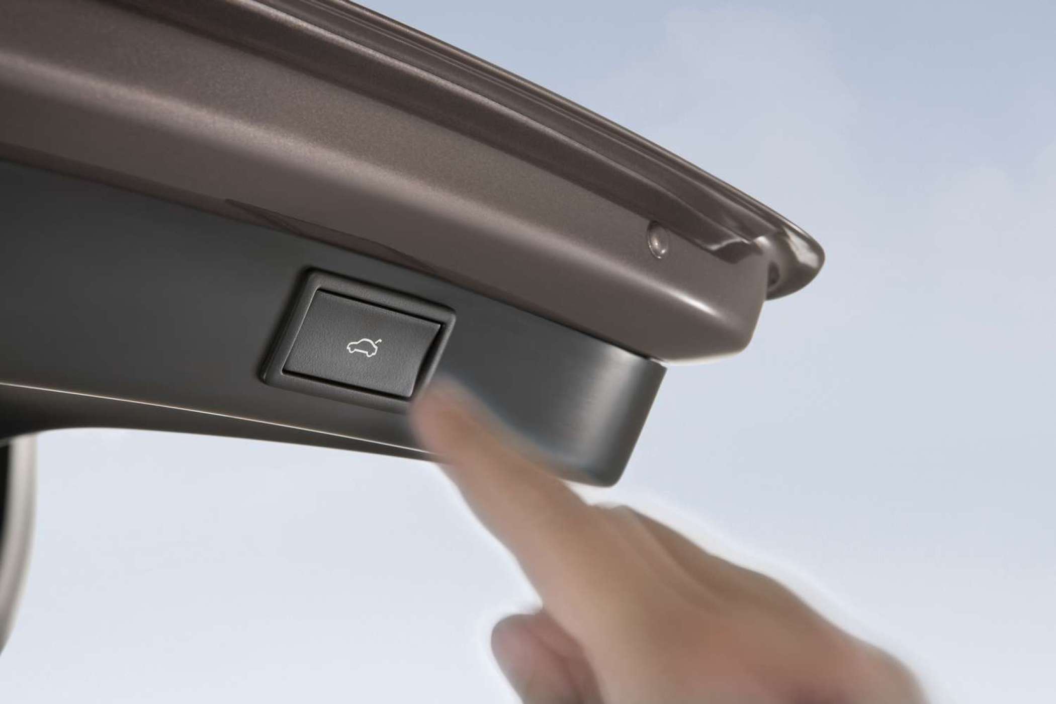 Optional erhältlich ist eine elektrische Heckklappe, die sich auf Knopfdruck öffnet und schließt. | jh