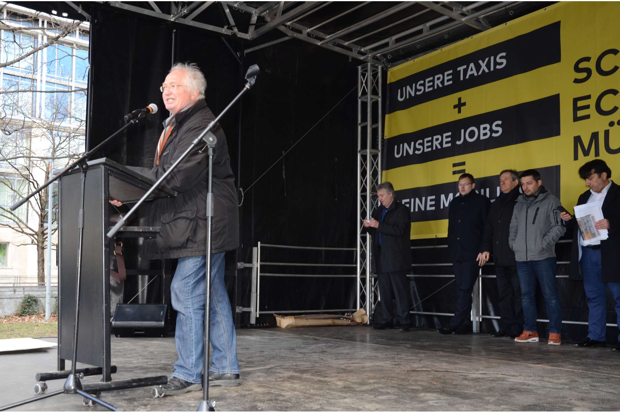 Werner Hillermann trat dafür ein, die Taxi-Regeln beizubehalten. Er wolle schließlich von seinem Beruf leben können. (Foto: Dietmar Fund)