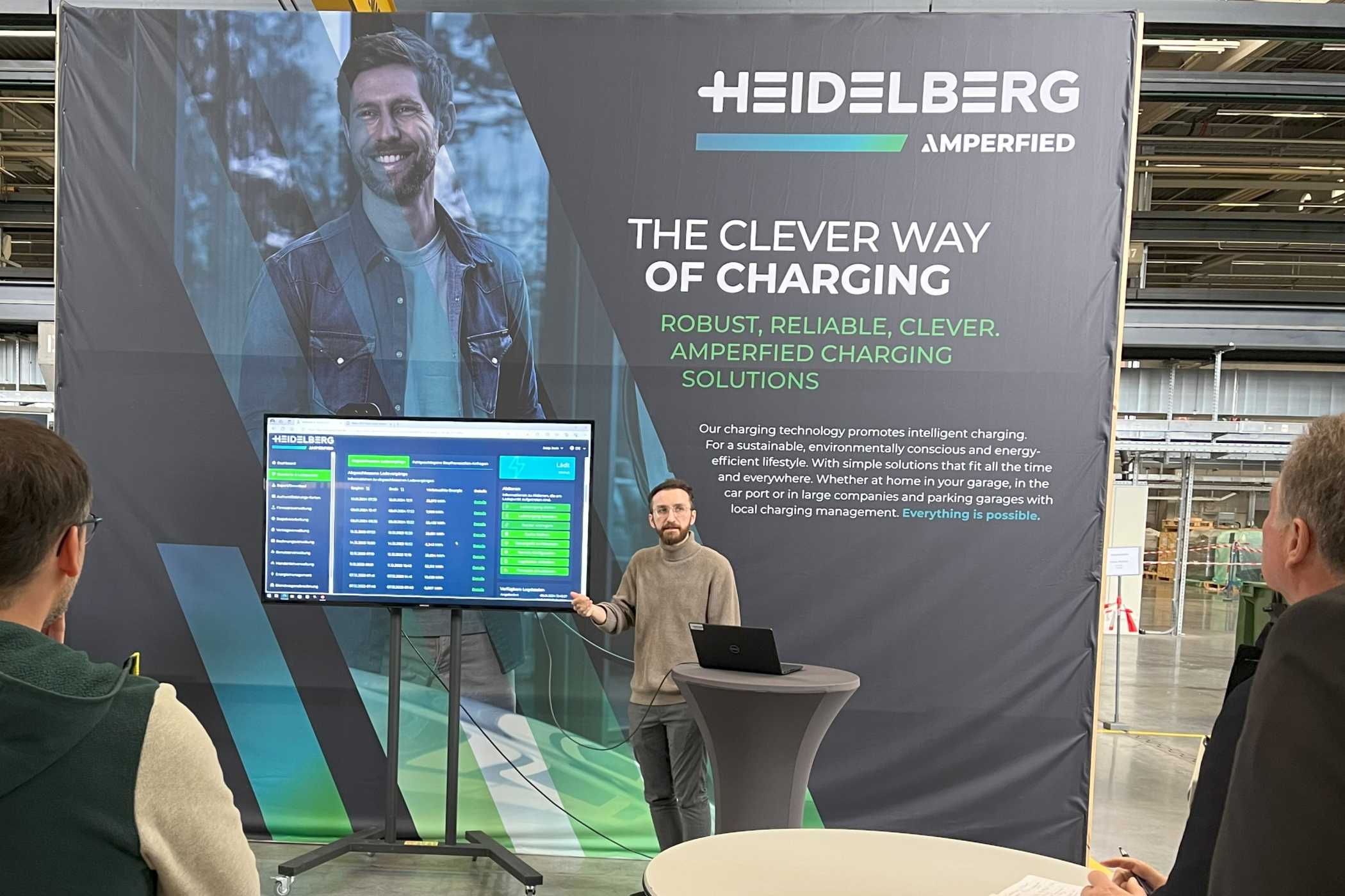 Neu: das cloudbasierte Backend, das Josip Jovic, Product Manager, im Detail erklärt.  | Foto: Heidelberg Amperfied