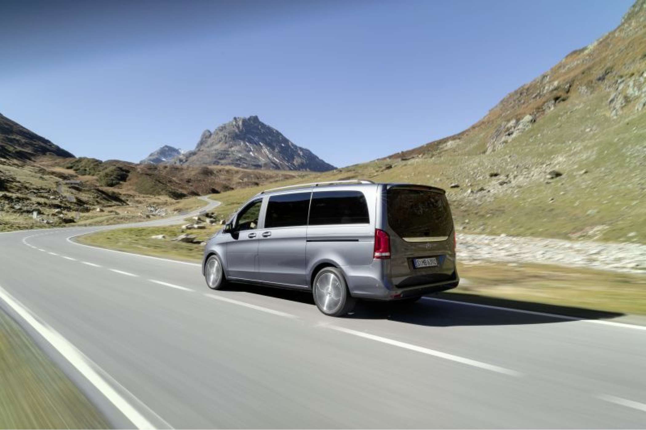 Nicht ganz auf dem Stand: Aktive Spurhaltung oder Querverkehrswarner sucht man vergebens.| Foto: Daimler