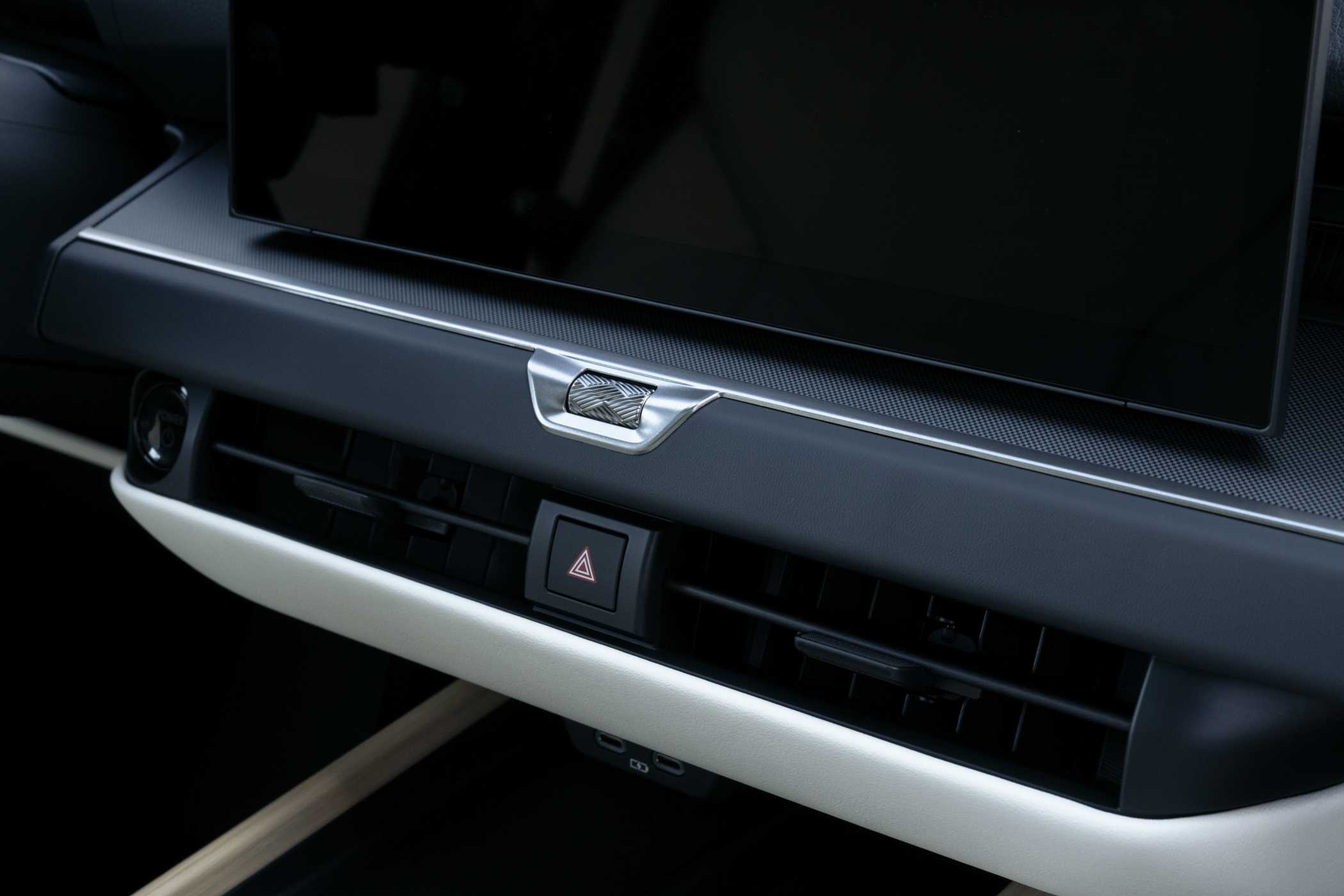 Hidden Switches - im Abgeschalteten Zustand ist nicht zu sehen...| Foto: Toyota