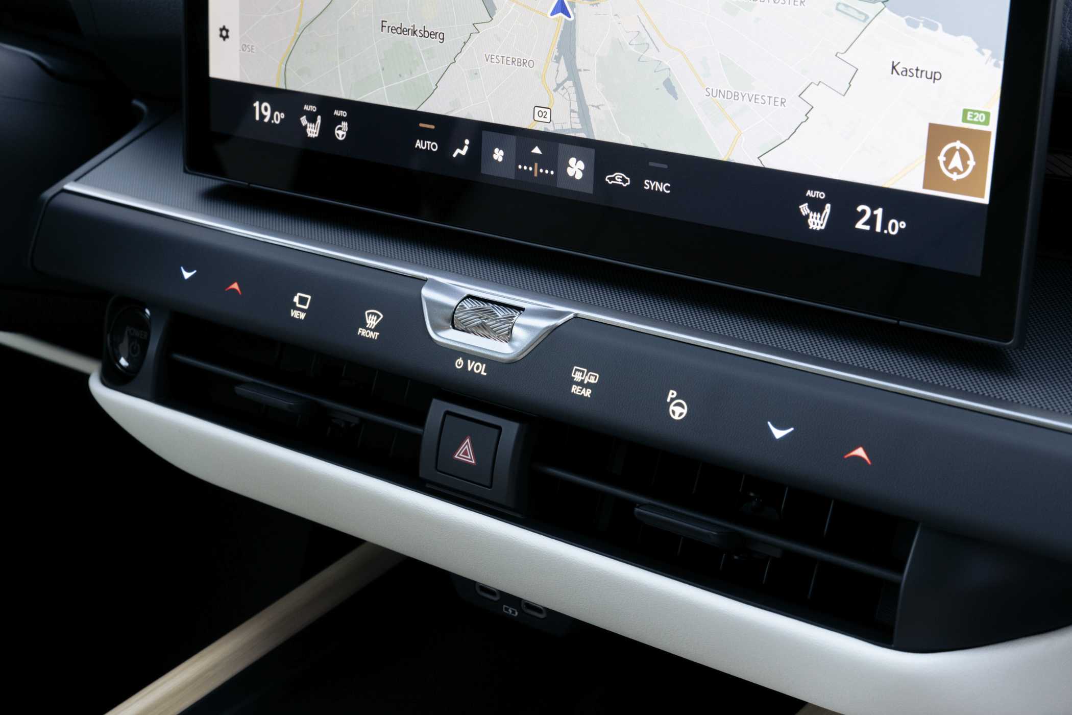 Wird das Fahrzeug gestartet, erscheinen die Buttons - und bieten eine sehr gute haptische Rückmeldung.| Foto: Toyota