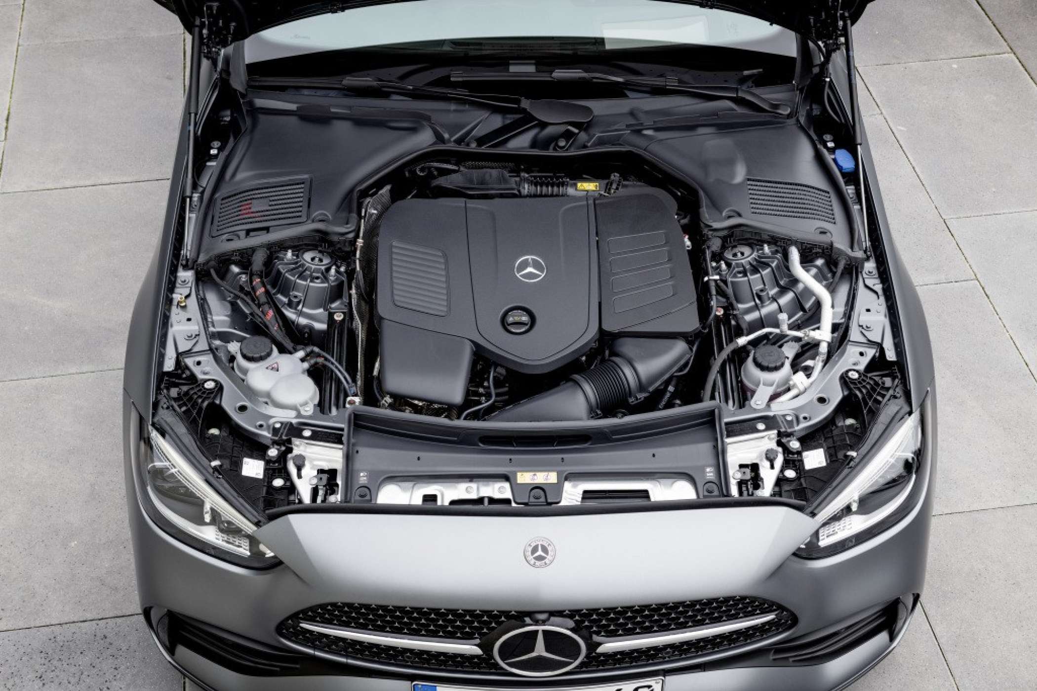 Nur noch Vierzylinder, optional Plug-in-Hybrid - wieder als Benziner und Diesel. | Foto: Mercedes-Benz