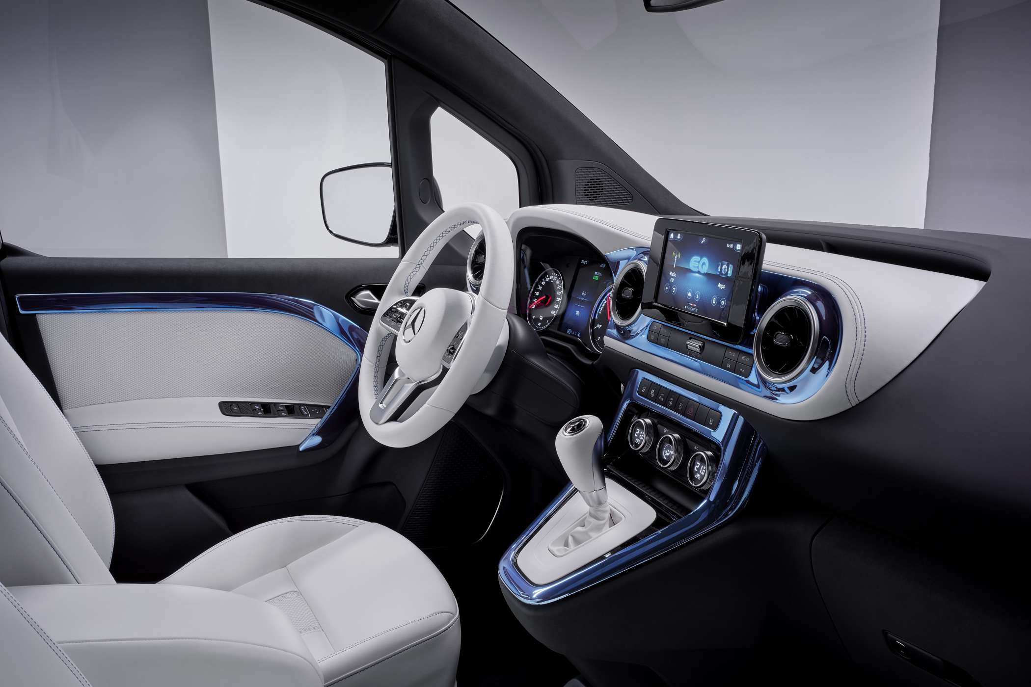 Auch wenn die Serienfarben etwas abweichen werden - Anmutung und Ergonomie stimmen. | Foto: Mercedes-Benz
