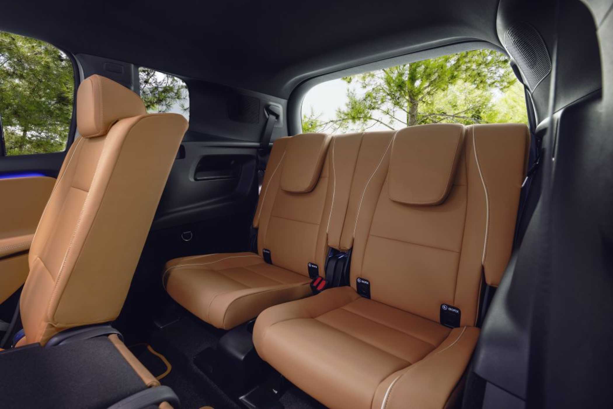 Optional gibt es auch hier wieder eine dritte Sitzreihe, in die zwei Kindersitze passen. | Foto: Mercedes-Benz