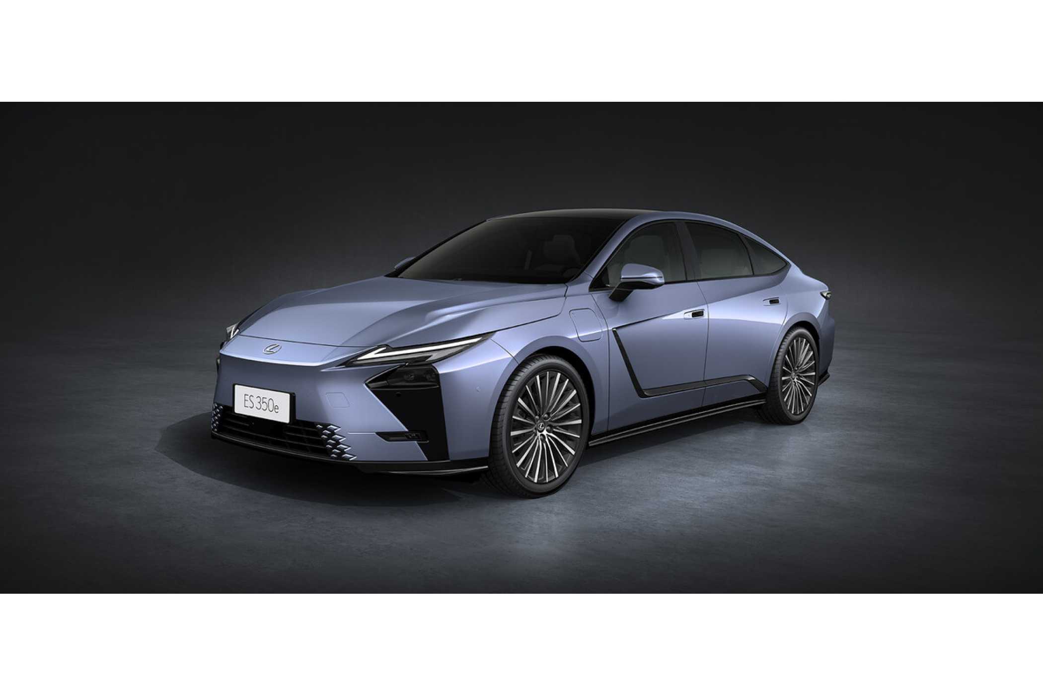 Öne çıkan özellik: Ön tekerleğin arkasındaki koyu kesim hattı. | Fotoğraf: Lexus