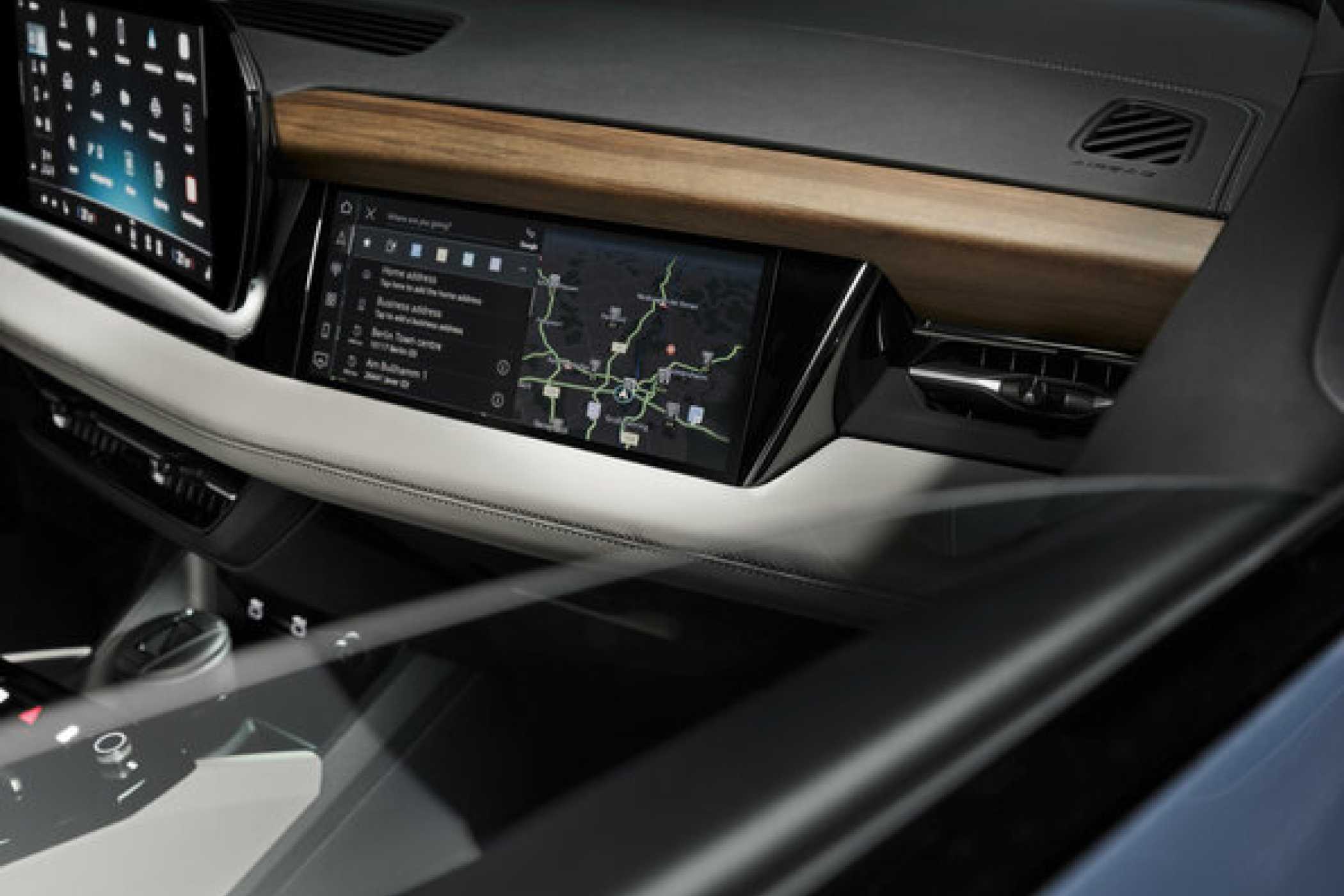 Massivholz, dezent eingesetzt: Innen bleibt Audi seinem Style treu. | Foto: Audi
