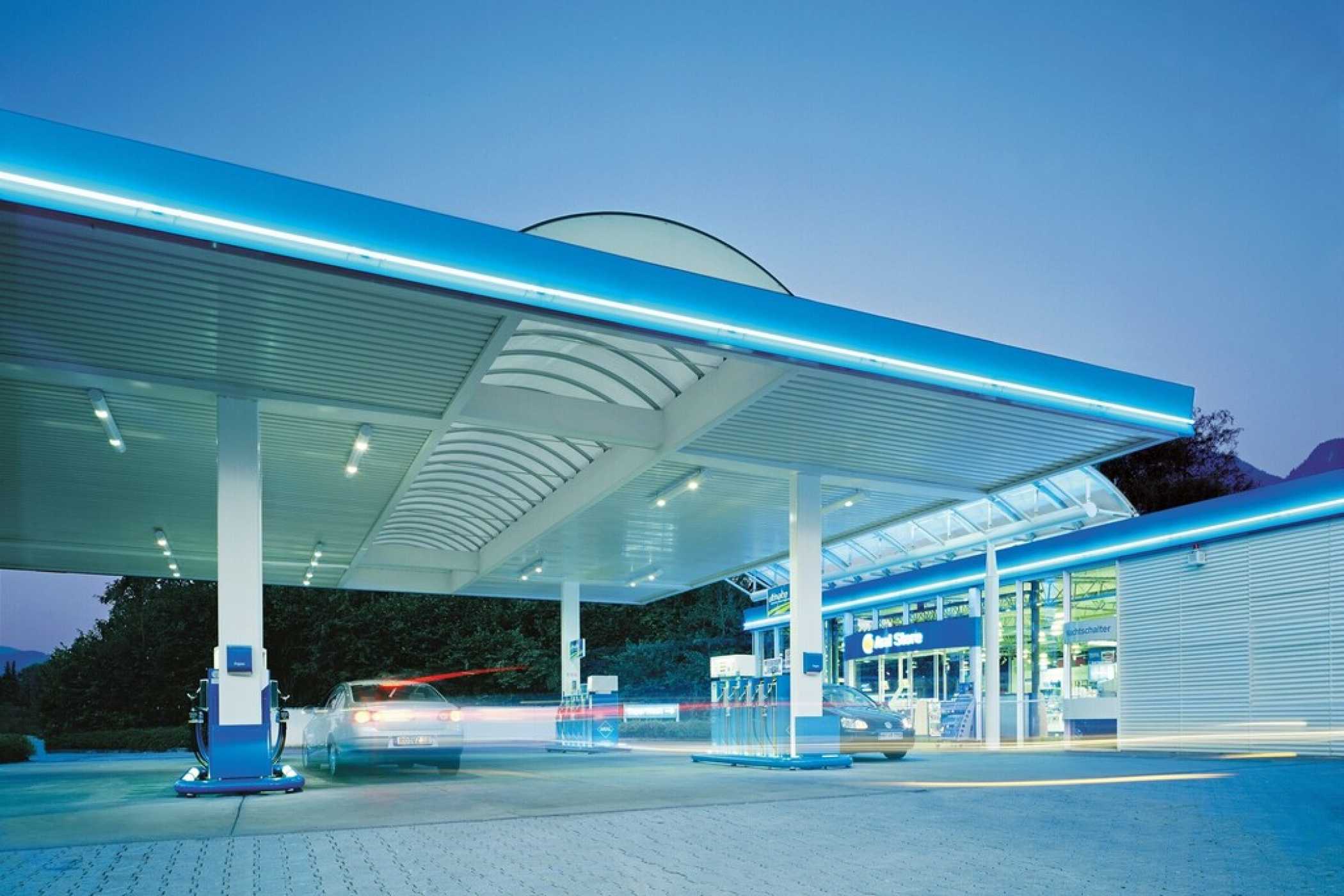 Moderne Beleuchtungskonzepte mit LED-Technik sorgen heute für taghelles Licht bei wenig Strombedarf. | Foto: Aral