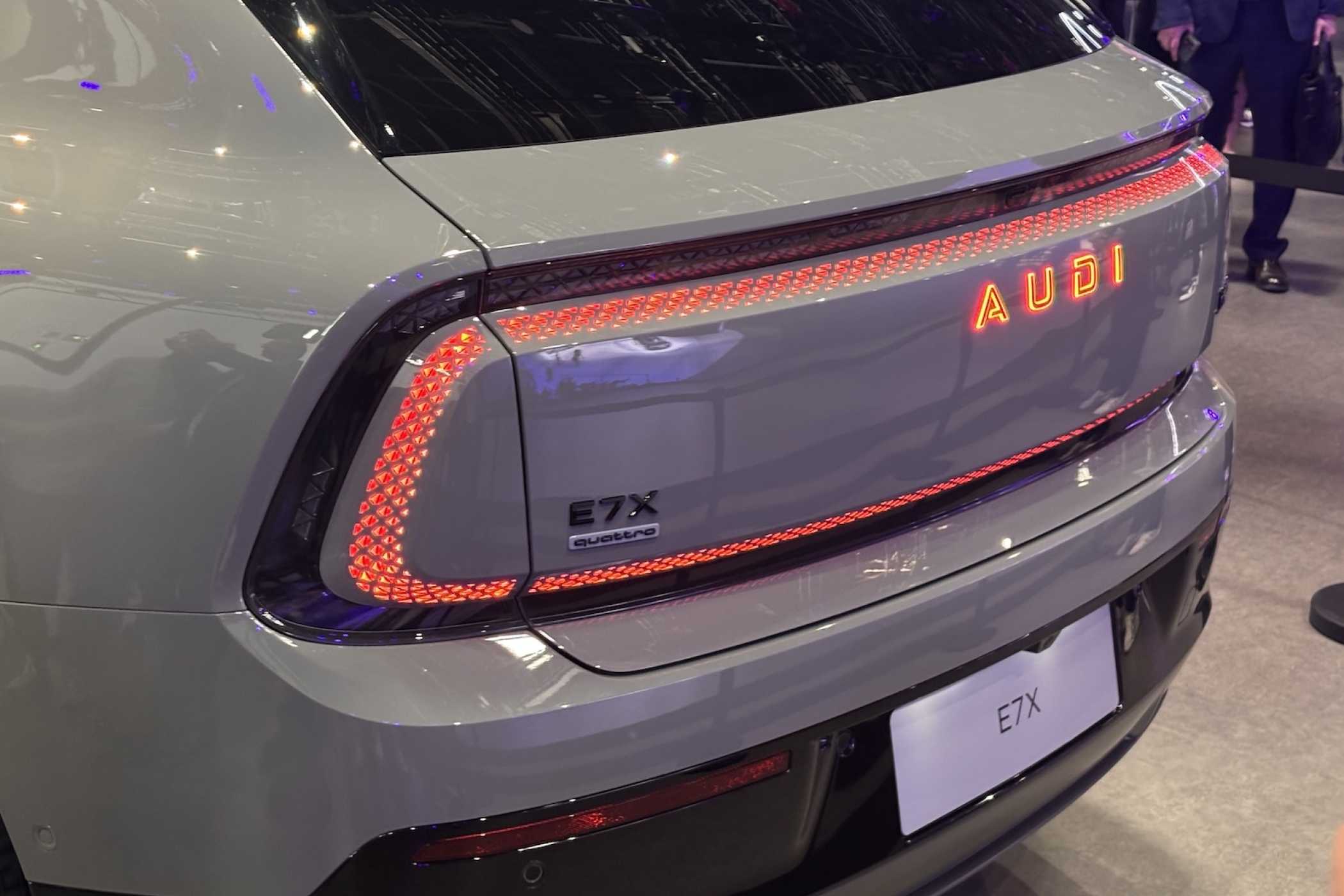 Starkes Thema: Die LED-Rahmen an Front und Heck bei den Modellen ohne Ringe...| Foto: Press Inform