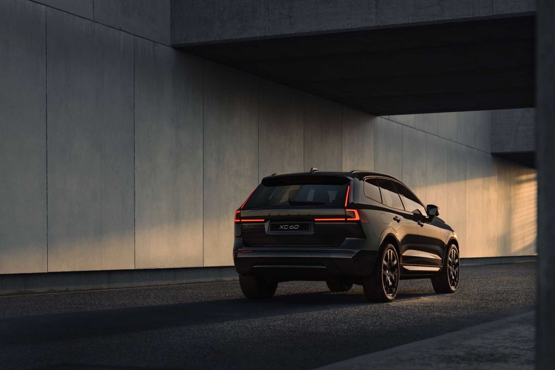 Trotzdem griff Volvo tief in den Rohbau ein. Unterboden und damit ein Teils des Mittelwagens sowie die Außenbleche vorn und die Heckklappe kamen ganz neu! | Foto: Volvo Cars