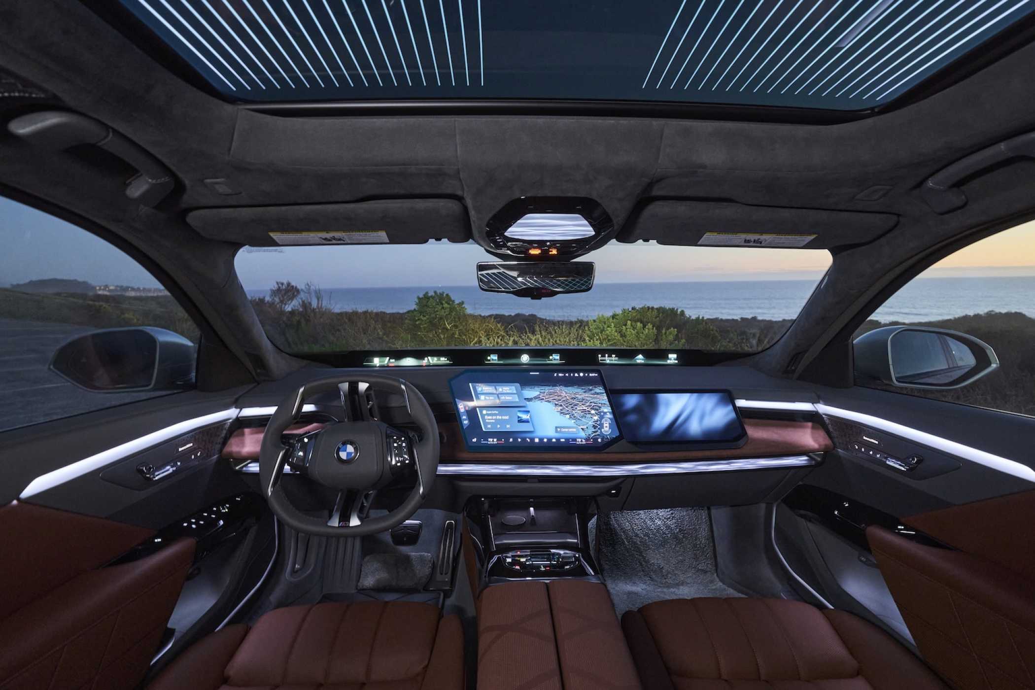 Yeni Sınıf 7 Serisi'ne de ulaştı - Kokpit yeni BMW stilinde.| Fotoğraf: BMW